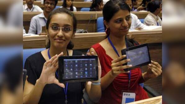 May to see launch of modified Aakash tablet 