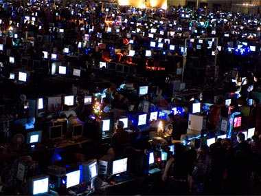 Estonian extradited to US for hijacking...computers! Estonian extradited to US for hijacking...computers!