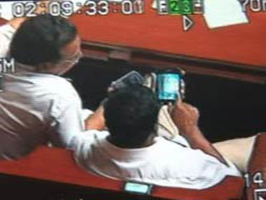 Tamil Nadu takes cue from Porngate, bans cellphones in Assembly Tamil Nadu takes cue from Porngate, bans cellphones in Assembly
