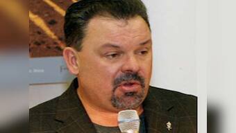 US artist Thomas Kinkade passes away aged 54