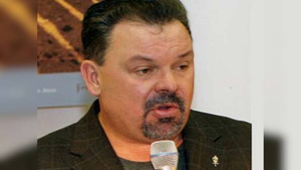 US artist Thomas Kinkade passes away aged 54