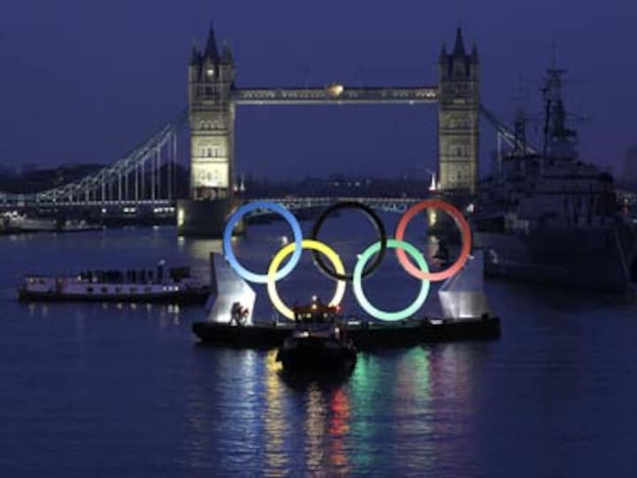 UK to install missiles atop roofs to guard London Olympics