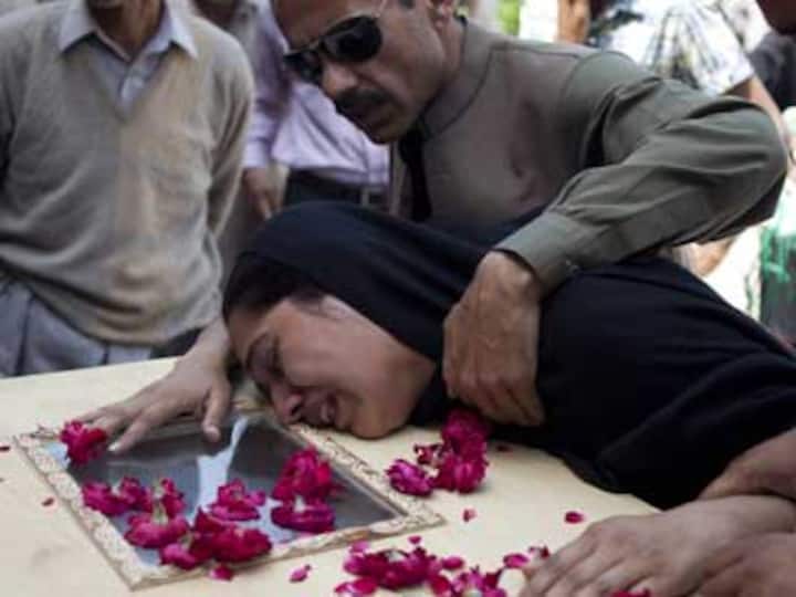 Pakistan probes jet crash amid criticism