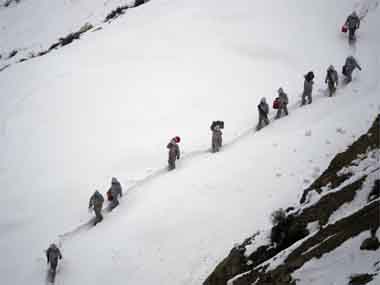 Massive hunt on for buried Pak soldiers Massive hunt on for buried Pak soldiers