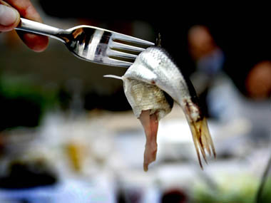 Woman suffering from fish odour syndrome took 10 showers a day Woman suffering from fish odour syndrome took 10 showers a day