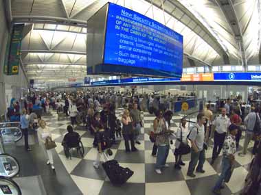 Microsoft Windows 10: Home edition priced at Rs 7,999 and Windows 10 Pro at Rs 14,999 in India Microsoft Windows 10: Home edition priced at Rs 7,999 and Windows 10 Pro at Rs 14,999 in India