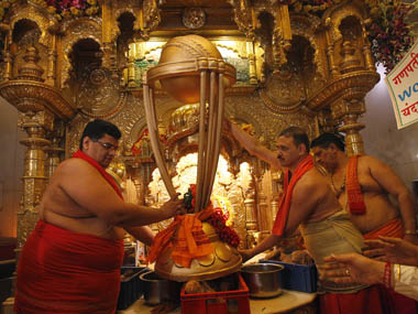 Legislator seeks removal of illegal shops around Siddhivinayak temple Legislator seeks removal of illegal shops around Siddhivinayak temple