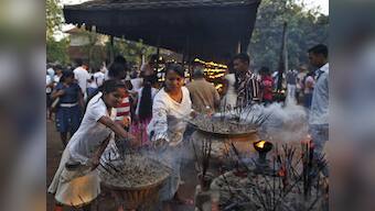 Sri Lanka to demolish mosque, temple after monks' protest