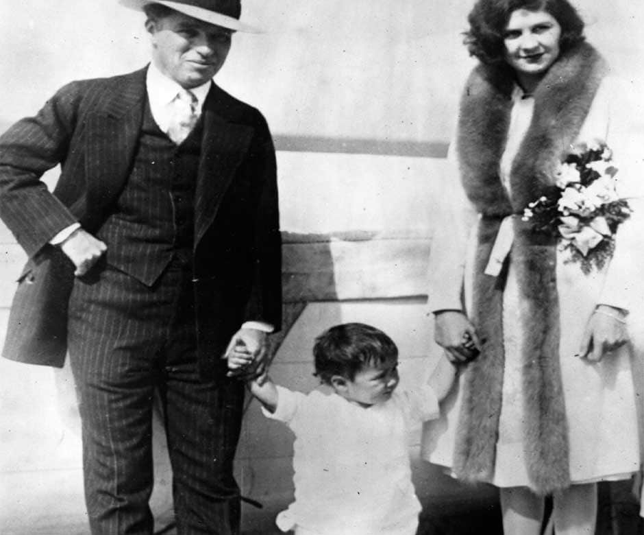 Charlie Chaplin (1889 - 1977) with his wife Lita Grey (1908 - 1995) and their son Charles Jnr (1925 - 1968) on board the 'SS City of Los Angeles'. Getty Images Charlie Chaplin (1889 - 1977) with his wife Lita Grey (1908 - 1995) and their son Charles Jnr (1925 - 1968) on board the 'SS City of Los Angeles'. Getty Images