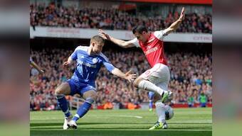 Van Persie picks up FWA Footballer of the Year award 