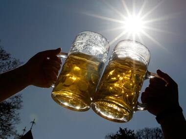 No licence required to serve liquor in private functions at home, says Kerala High Court