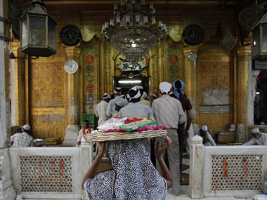 Ajmer Sharif's religious head to boycott Zardari's visit Ajmer Sharif's religious head to boycott Zardari's visit