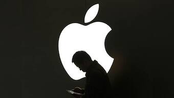 US sues Apple, publishers for rigging e-book prices
