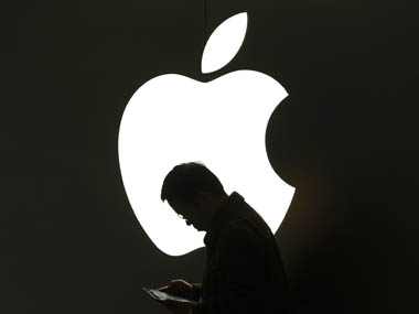 US sues Apple, publishers for rigging e-book prices US sues Apple, publishers for rigging e-book prices