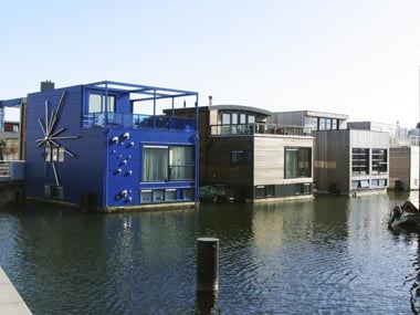 Architects' answer to rising seas — floating homes – Firstpost