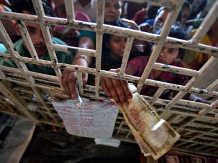 Bank deposits zoom Rs 2 lakh cr in 7 days; Poof, and its gone