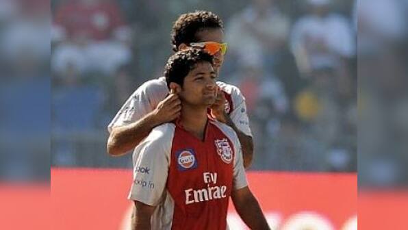 Gilchrist defends Chawla after debacle against Mumbai