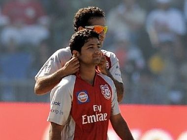 Gilchrist defends Chawla after debacle against Mumbai Gilchrist defends Chawla after debacle against Mumbai