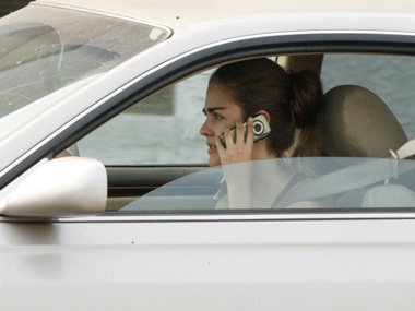 Anticipating SMSes, calls too contributes to car crashes Anticipating SMSes, calls too contributes to car crashes
