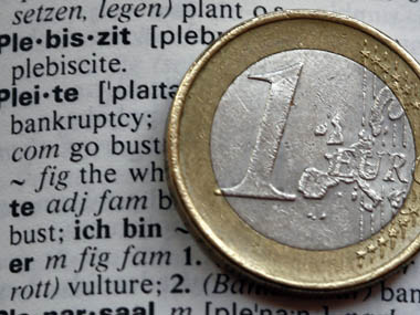 Europe should pull out of recession in late 2012: S&P Europe should pull out of recession in late 2012: S&P