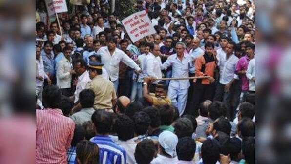 Protesting jewellers meet Sonia, demand duty roll back
