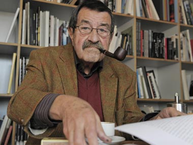 Guenter Grass banned in Israel after controversial poem Guenter Grass banned in Israel after controversial poem