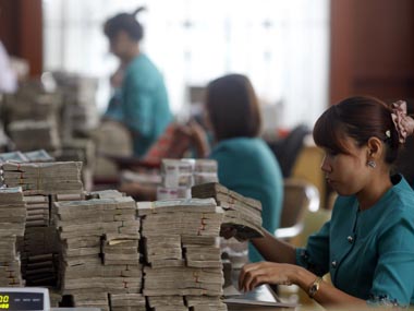 As currency floats, Myanmar's banks rise again As currency floats, Myanmar's banks rise again