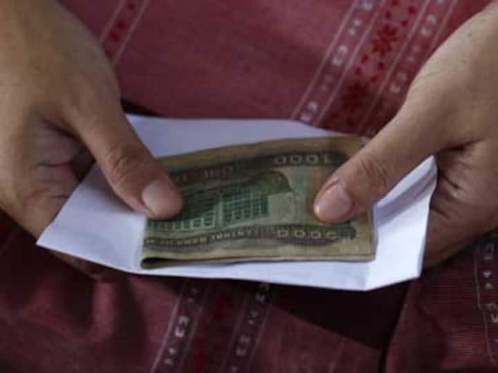 Myanmar floats currency exchange rate
