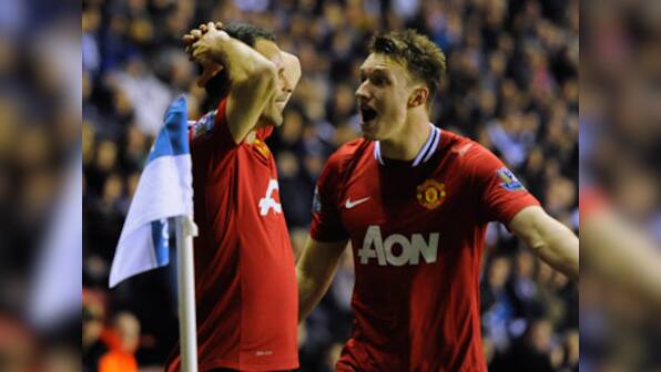 Man United suffer shock loss as victorious City cut gap