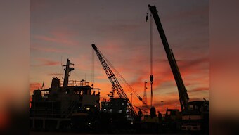 Government preparing for cut in oil imports from Iran, asks refiners to scout for alternatives