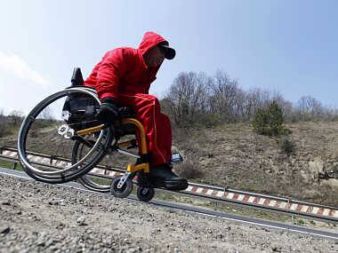 Man plans to wheelchair 3500 km to make it to Olympics
