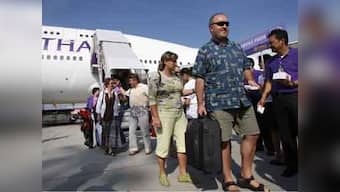 Thailand closes Phuket airport, issues tsunami warning