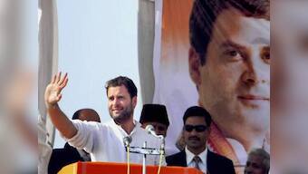Rahul asks party workers to strengthen base in Maharashtra