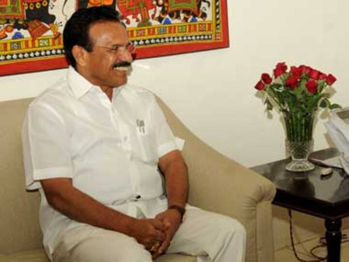 Gowda listens to 'inner voice', cancels foreign trip 