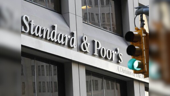 S&P affirms UK's AAA rating, says outlook stable 
