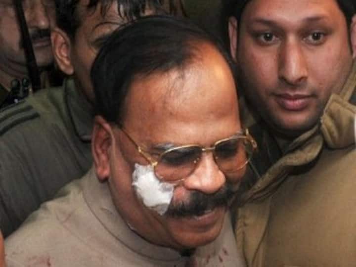 Rathore pays Rs 9.05 lakh to buy number plate for his 'No 1 wife' 