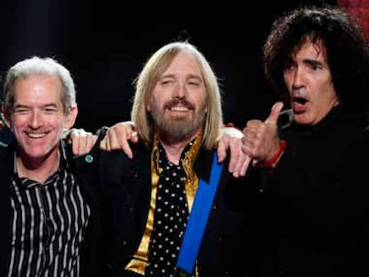 Rocker Tom Petty offers $7500 reward for stolen guitars Rocker Tom Petty offers $7500 reward for stolen guitars