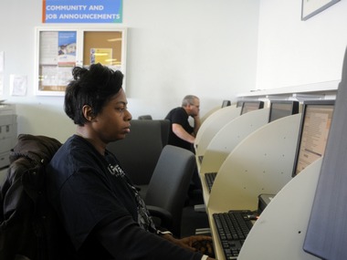 US economy slows in first quarter US economy slows in first quarter