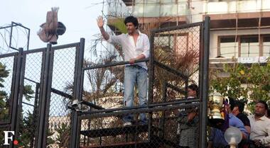 Samsung has an 'Edge' over Apple; trend indicates growing appeal compared to the iPhone