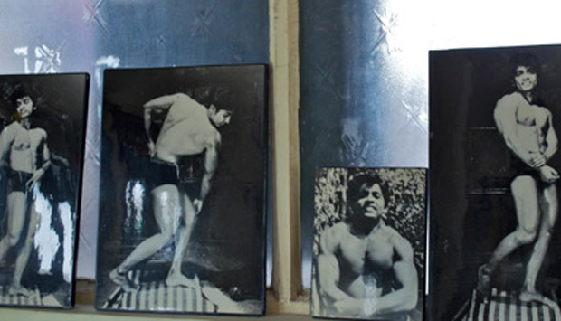 Twitter lets you add description to your images in the mobile app Twitter lets you add description to your images in the mobile app