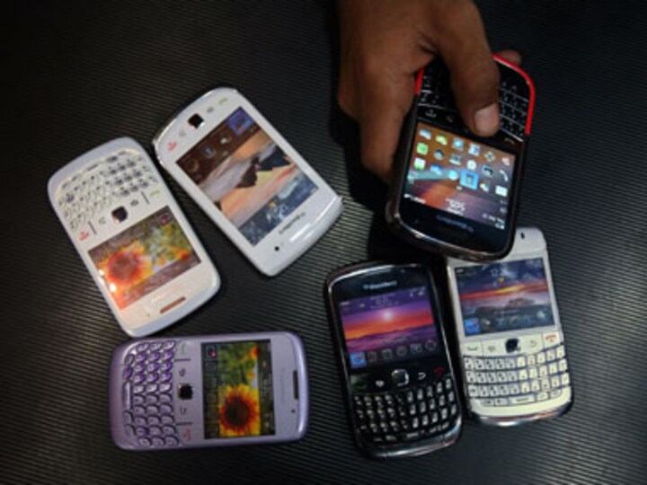 RIM to launch 15 BlackBerry premium stores by year-end