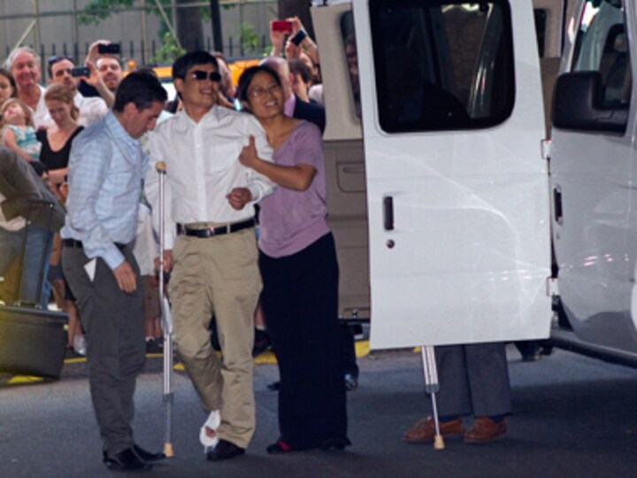 Blind Chinese activist Chen arrives in New York