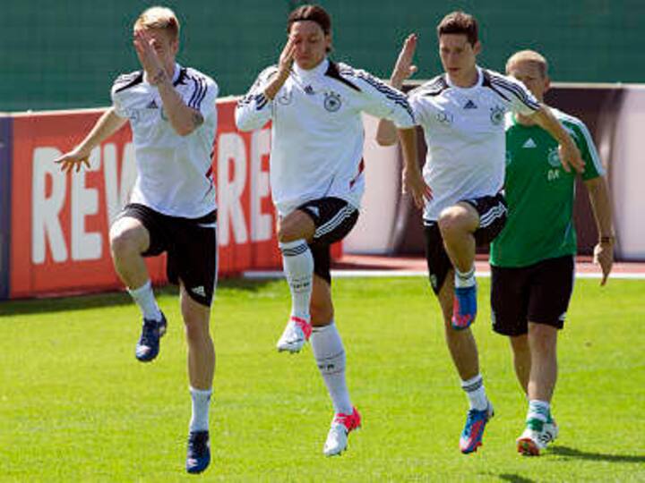 German football team to visit Nazi death camp at Auschwitz German football team to visit Nazi death camp at Auschwitz
