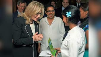 Hillary moved by tales of Kolkata's sex-workers 