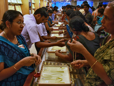 Indians to cut back on jewellery spending in 2012: Fitch Indians to cut back on jewellery spending in 2012: Fitch