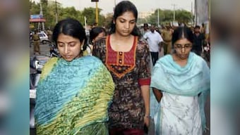 Mother, wife call on Jagan in jail