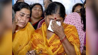 Jagan's mother writes to CEC; alleges conspiracy against son 