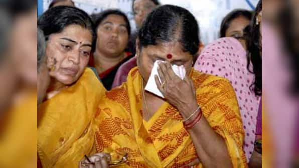 Jagan's mother writes to CEC; alleges conspiracy against son 