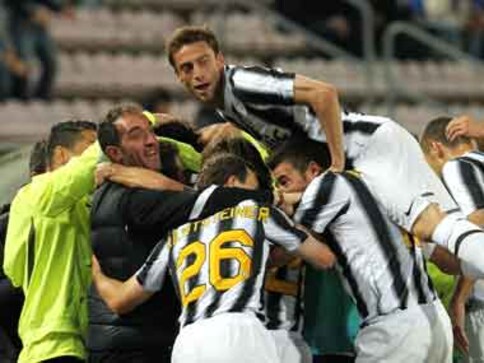 Juventus Beat Cagliari To Win 28th Serie A Title Sports News Firstpost Juventus Beat Cagliari To Win 28th Serie A Title Sports News Firstpost
