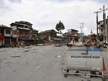 Srinagar bypoll: Separatists call for 2-day strike after clash with security forces kill 7 Kashmiris